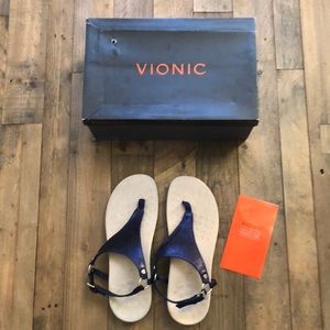 New VIONIC Women’s KIRRA Navy Metallic Backstrap Sandals, Size 9M